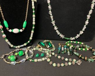 CT341Green  Sparkly Costume Jewelry