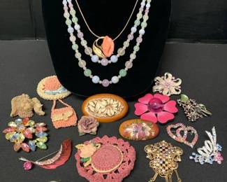 CT376Vintage Brooches