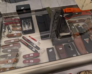 Knives, Swiss Army Knives