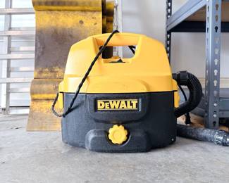 dewalt dc500 wet dry vac