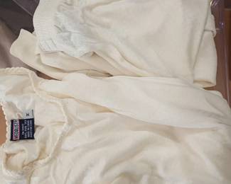 White bed linens and sheets set