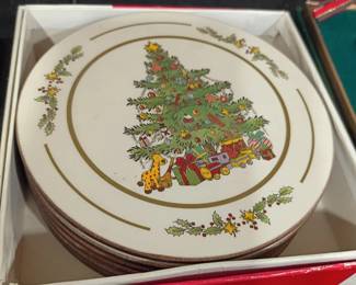 Christmas tree dinner plates set, holiday dinnerware, festive serving platter lot, seasonal china dishes