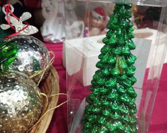 Green ceramic Christmas tree figurine, holiday tree decoration, glitter tabletop tree, festive mantel decor, collectible