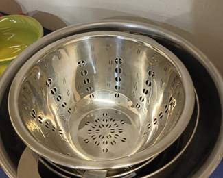Stainless steel colander strainer, kitchen cookware, mixing bowl