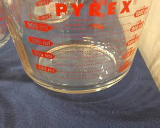 Pyrex glass measuring cup, vintage red letter Pyrex, kitchen bakeware, retro Pyrex collectible, glass liquid measure cup