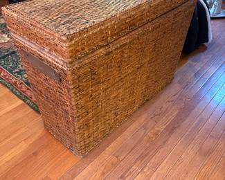 Large Wicker storage chest - great for blankets