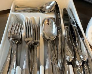 Oneida flatware service for 8 (5-piece place settings)