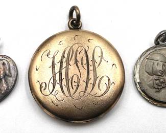 2 Vintage French Raymond Peynet "Lovers Of Peynet" Silver Charm Pendants & Monogrammed Locket Lot #: 145