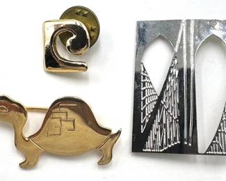 3 Vintage Brooches Pins: Sarah Coventry Turtle, Brooklyn Bridge By TBM & Lapel Pin Lot #: 137