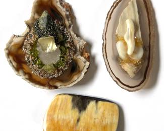 2 Signed Artisan Agate & Crystal Pendants/brooches & Natural Horn Pin Lot #: 113