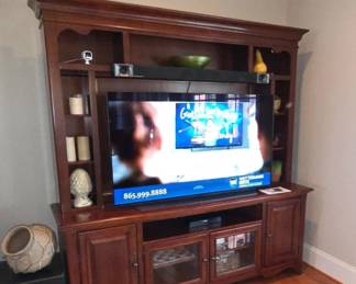 Hooker Furniture Cherry Hardwood Entertainment Center
