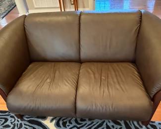 Ekornes Stressless Manhattan Leather Sofa and Loveseat Set