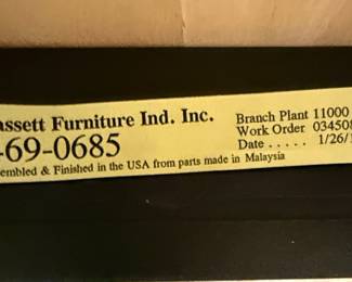 Bassett Furniture Round Pedestal Dining Table with 4 Chairs