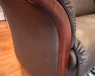 Ekornes Stressless Manhattan Leather Sofa and Loveseat Set