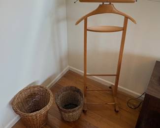 Mens Butler & Baskets