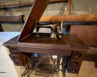 Vintage Singer Sewing Machine