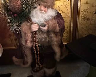 Vintage JC Penney Santa Claus Figurine with Wreath