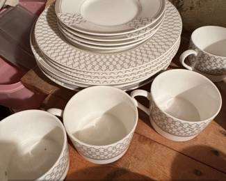 Noritake Eternal Palace Gold Dinnerware Set