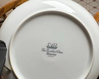 Wade Diane Fine Porcelain China Japan Dinnerware Set