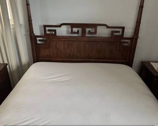 Henredon Pan-Asian Style FourPoster Bed Frame