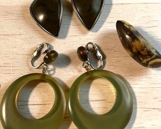 Vintage Clip Ons And Small Scatter Pin 