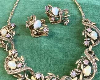 Vintage Coro Necklace And Screwback Earring Set 