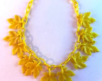 Retro Neclace Celluloid Leaves