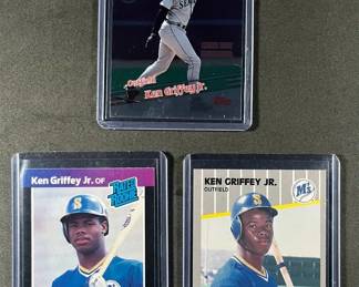 Ken Griffey Jr. Lot 3 Cards. 1989 Donruss Rated Rookie RC, 1989 Fleer RC, 1999 Topps HR Leaders