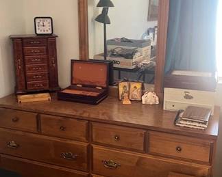 Dresser w/ Mirror