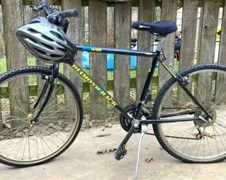 Diamond Back Sorrento 7 Speed Bike and Helmet
