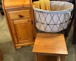 Small Wood Bread Box Furniture desk, Wood Side Table, Round Wire Laundry Bin
