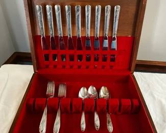 Oneida Community Tudor Plate Flatware set