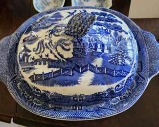 F & Sons, Ltd. Brampton Burslem, England, tureen