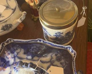 Biscuit barrel and F & Sons Ltd. Brampton Burslem, England 