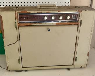 Magnavox turntable closed