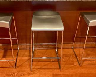 Crome with vinyl seats bar stools set of 3, 13”,13”, 28” high. Price for all 3 $ 100.00