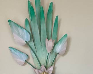 Metal wall hanging water lily. Price$25