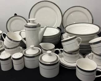 Florida Marketplace Silver Scroll Pattern Dining Set