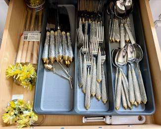 Stainless and gold 80-pc utensils