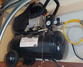 Central pneumatic 8 gallon air compressor 2 horsepower