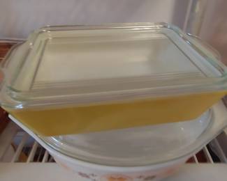 Vintage yellow Pyrex refrigerator casserole with lid