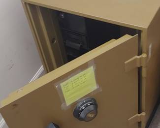 Heavy combination safe with combination