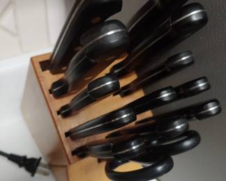 Steak knives in Wood block