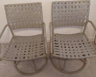 To swivel patio chairs