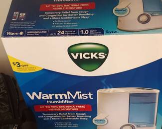 Vicks warm mist humidifier new in box