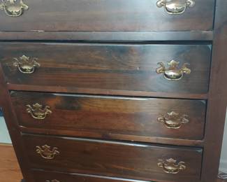 Solid wood chest of drawers with five drawers