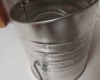 5 cup flour sifter