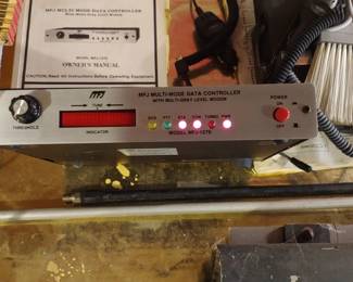 MFJ multi-mode data controller w/multi-gray level modem