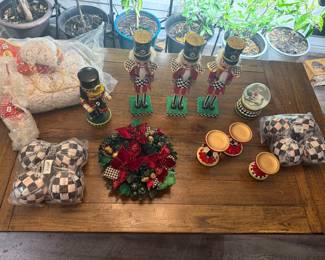 Large variety of Christmas decorations, most have original boxes.