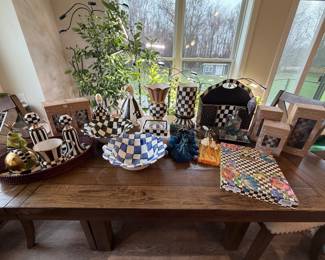 Zoom in! So much incredible home decor. Not the Great Vase in the middle